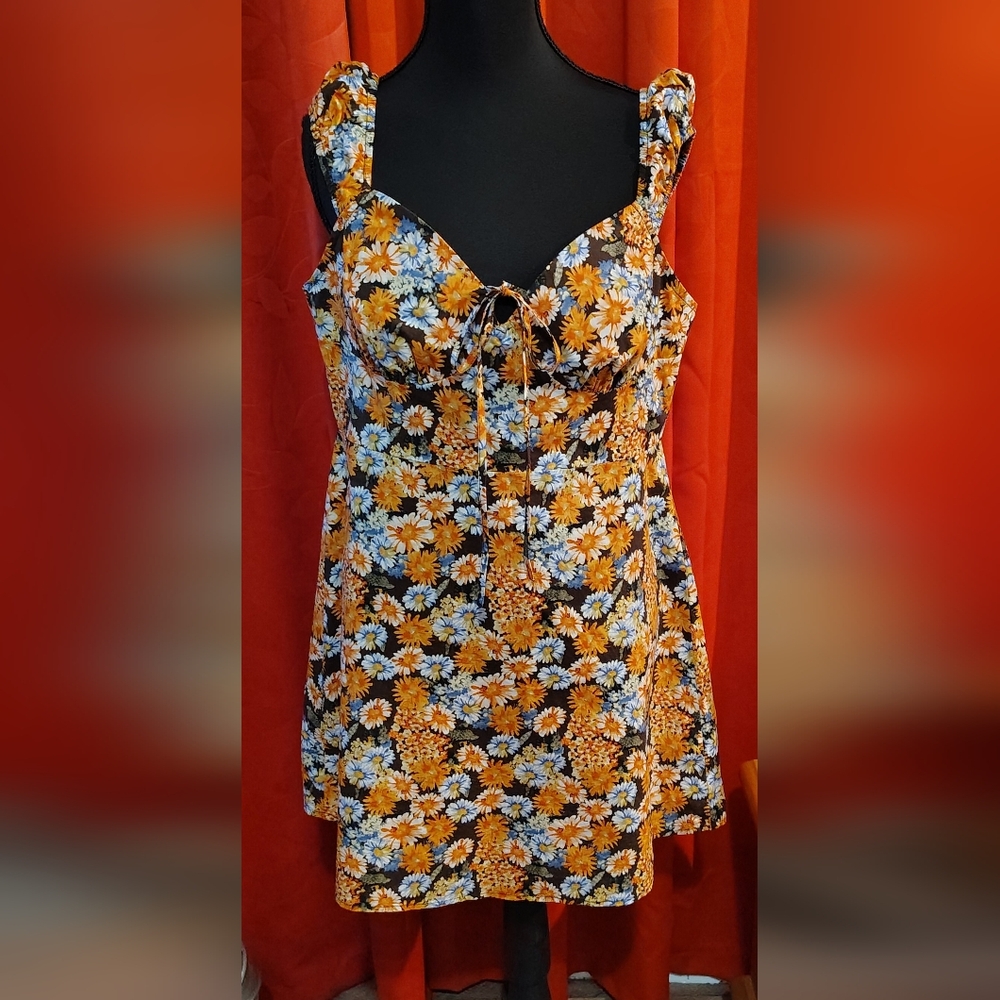 Cider Floral Dress with Orange and White Daisies
